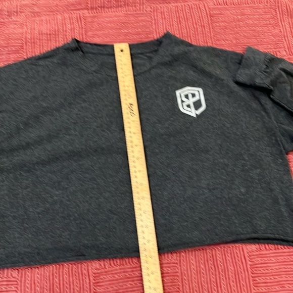 Born Primitive women’s large Gray Long Sleeve Cropped jersey / t-shirt - Picture 6 of 13